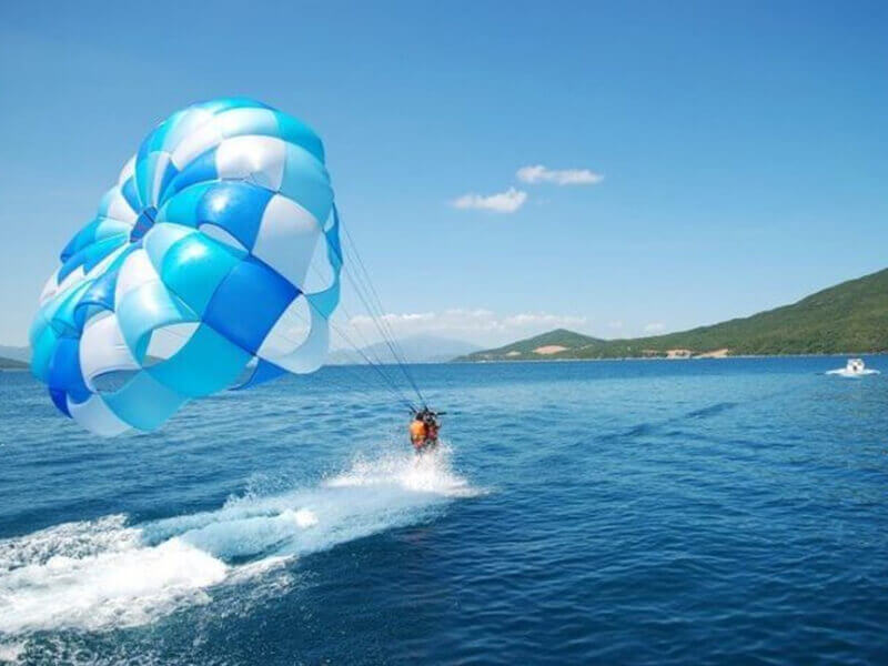 Tham gia các dịch vụ hấp dẫn tại Bãi Sạn