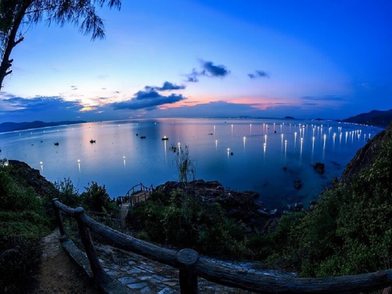 Khung cảnh thiên nhiên đầy thơ mộng