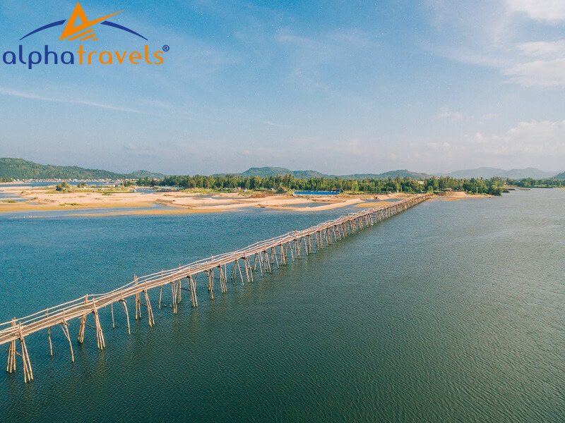 Khung cảnh tuyệt đẹp của Cầu Gỗ Ông Cọp