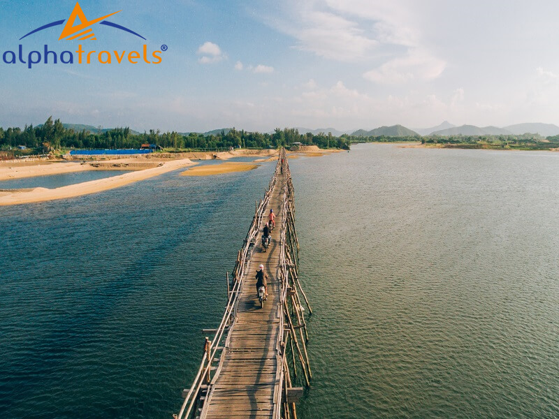 Vẻ đẹp mộc mạc đầy quyết rủ của cây cầu