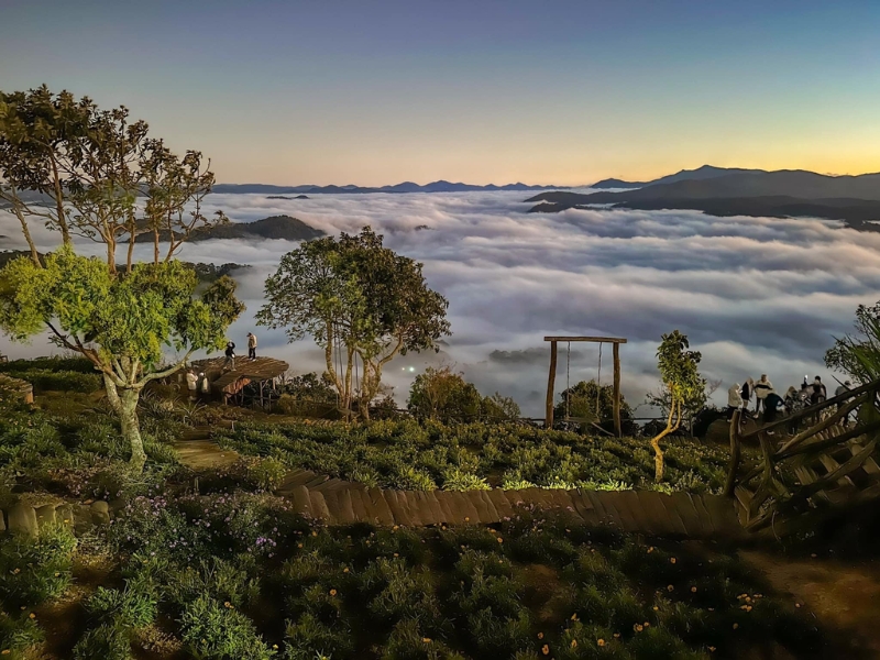 Hòa mình vào thiên nhiên và mây trời