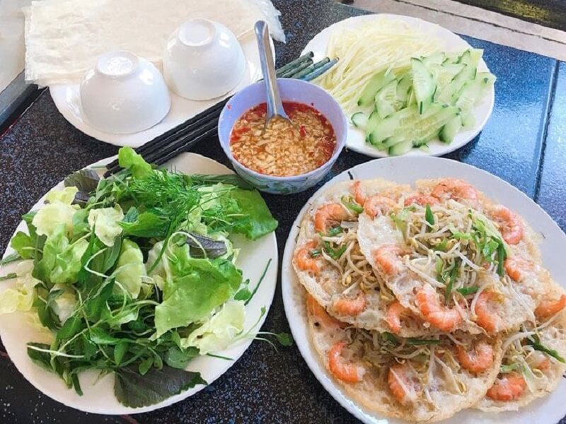 Bánh xèo tôm nhảy Quy Nhơn