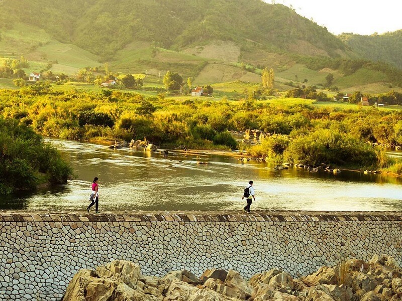 Vẻ đẹp thiên nhiên thơ mộng tại Đập Đồng Cam