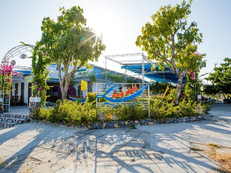 Nhà hàng làng chài Phù Đổng