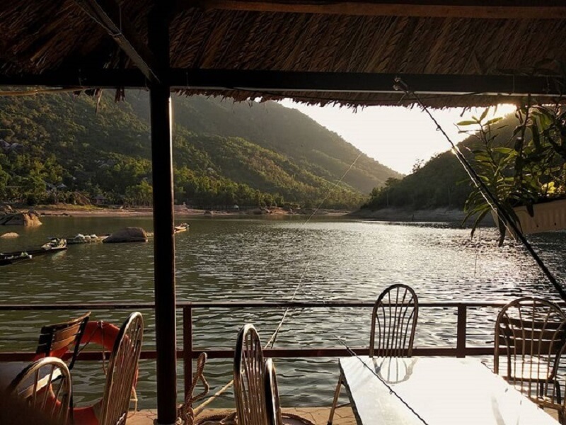 Không gian yên tỉnh thích hợp thư giản, câu cá