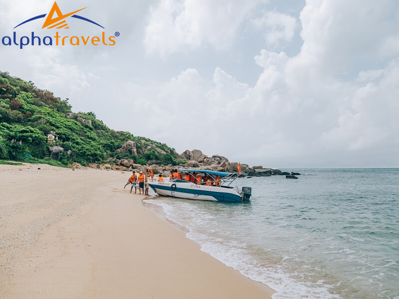 Đảo Hòn Nưa Phú Yên