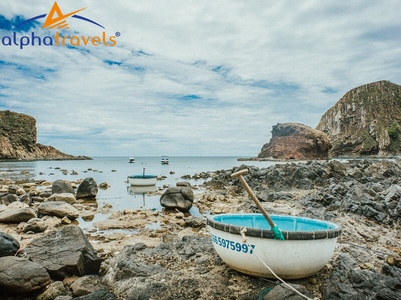 Vẻ đẹp hoang sơ đầy thơ mộng của Hòn Yến