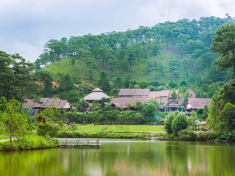 Đoạn đường ngắn nhất từ trung tâm đến làng Cù Lần