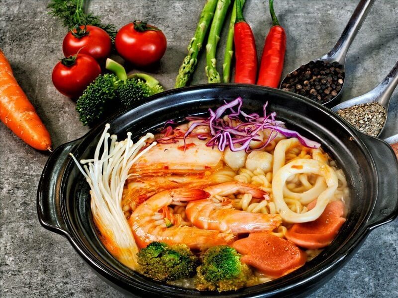 Mì cay nóng hổi, thơm ngon