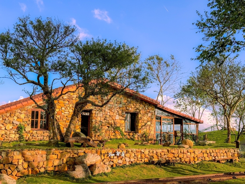 Trạm Ký Ức - Hành trình về miền ký ức đẹp