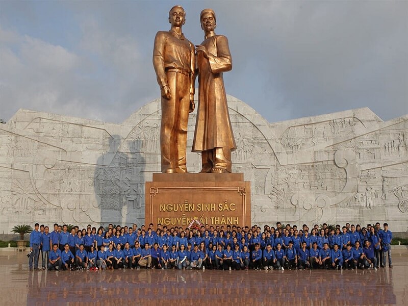 Quảng trường được khánh thành và xây dựng năm 2017