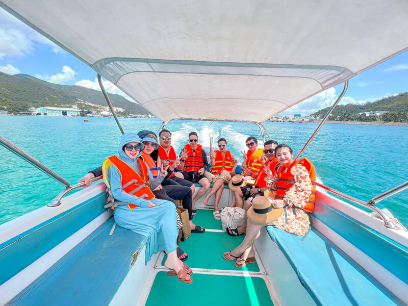 Dịch vụ thuê cano uy tín - chất lượng cao