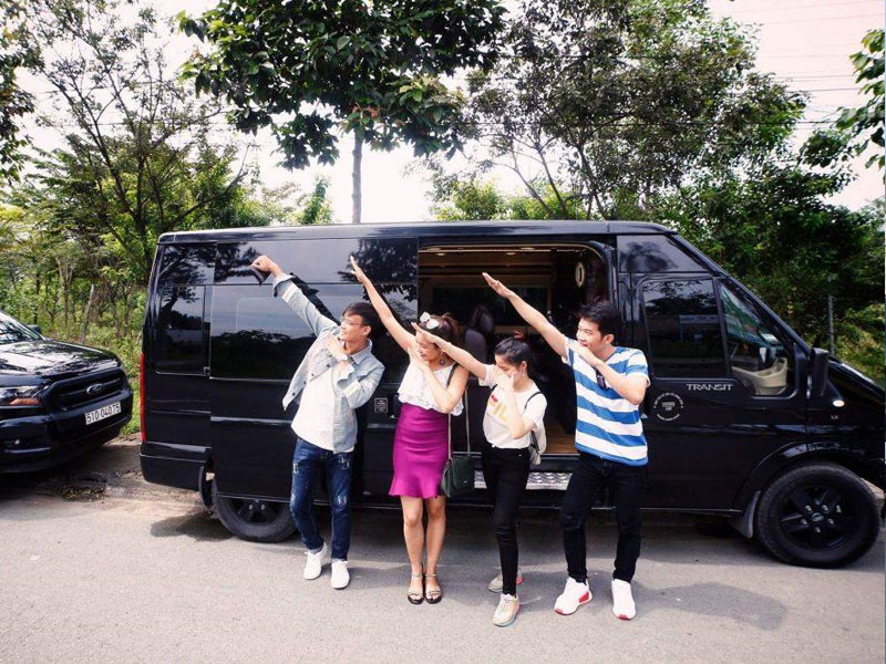 Thuê Xe Limousine Đà Lạt: Dịch Vụ Thuê Xe Cao Cấp Cho Du Lịch Và Công Tác