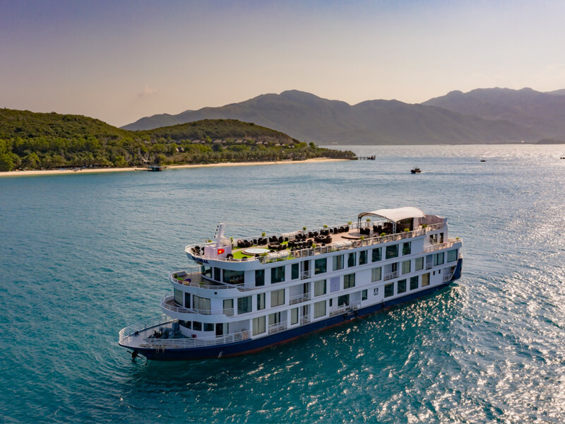 Du thuyền 5 SAO đẳng cấp tại Nha Trang