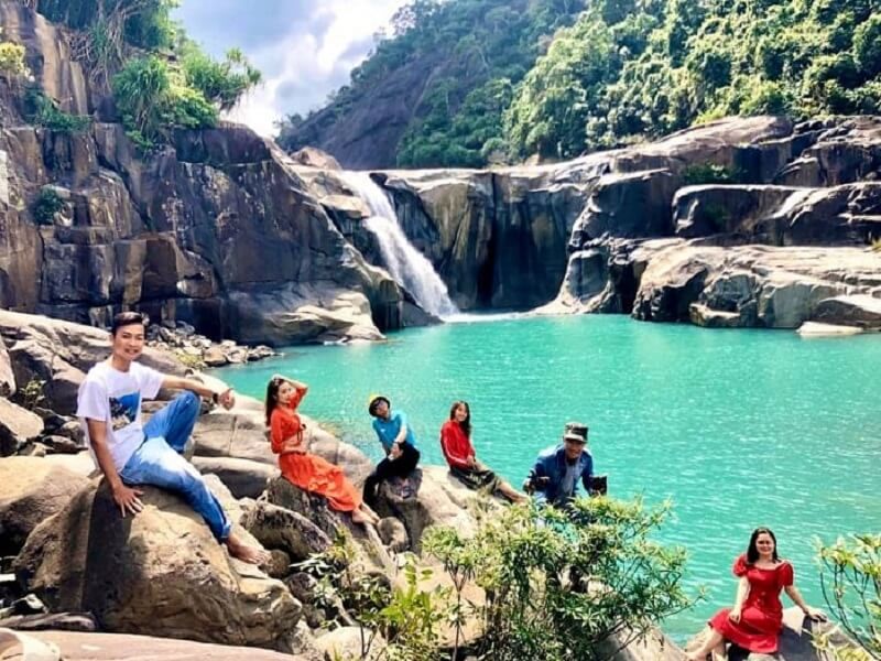 Bức tranh thiên nhiên hùng vĩ của Vực Phun